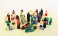 35; PET Getrnkeflaschen mit Abziehbildern