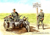 °35; Deutsche Kradbesatzung 4(!!) Figuren & Motorrad