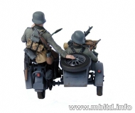 °35; Deutsche Kradbesatzung 4(!!) Figuren & Motorrad