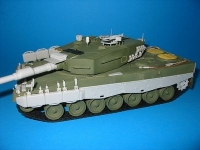 35; Leopard 2A4 Upgrade (Hobby Boss)