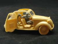 35; Fiat Topolino CIVIL with Lady & Dog