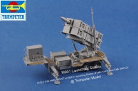 35; US M901 PATRIOT Launcher and Radar Trailer Set