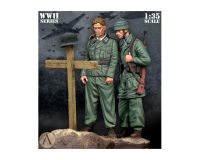 35; Deutsche Soldaten am Grab eines Kameraden  2. WK
