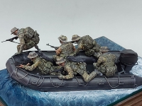 35; US NAVY SEALs mit Schlauchboot