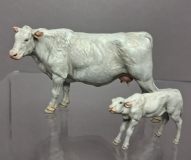 �32; Red Devon Kuh mit trinkendem Kalb ,  Wei�       FERTIGFIGUR