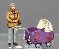 45; Alter Kinderwagen   FERTIGMODELL  (OHNE FIGUR)   (Preis zuzglich Porto)