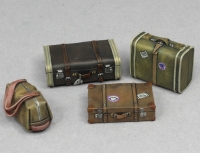 32; Kofferset 4   FERTIGMODELL  (OHNE FIGUR)    (PREIS zuzglich Porto)