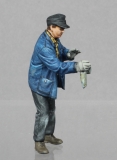 32; Lokpersonal / Arbeiter mit llappen     FERTIGFIGUR     (Preis zuzglich Porto)