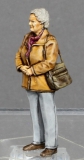 �45; �ltere Dame, wartend    FERTIGFIGUR  (Preis zuz�glich Porto)