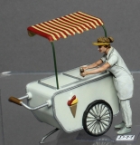 �45; Eisverk�uferin MIT EISWAGEN       FERTIGFIGUR     (Preis zuz�glich Porto)