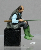 �32; Sitzender Angler    FERTIGFIGUR     (Preis zuz�glich Porto)