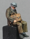 32; Reisender mit Vollbart, eingenickt      FERTIGFIGUR     (Preis zuzglich Porto)