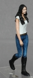 32; Schlanke Frau in Jeans      FERTIGFIGUR     (Preis zuzglich Porto)