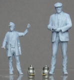 �32 /45 ; Zwei gealterte Milchkannen   FERTIGMODELL  (OHNE FIGUR)