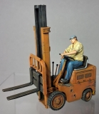 °32; Gabelstapler mit Fahrerfigur FERTIGMODELL (Preis zuzüglich Porto)