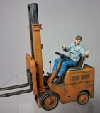 �32; Gabelstapler mit Fahrerfigur  FERTIGMODELL      (Preis zuz�glich Porto)