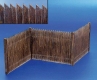 �35; Hoher Holzzaun, ca. 24cm lang, 6cm hoch