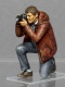 �32; Knieender Fotograf        FERTIGFIGUR     (Preis zuz�glich Porto)