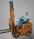 �32; Gabelstapler mit Fahrerfigur  FERTIGMODELL      (Preis zuz�glich Porto)